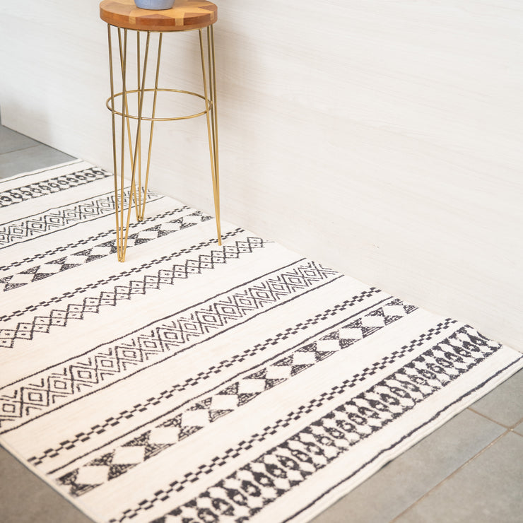 Alfombra Tribal Ivory & Negro