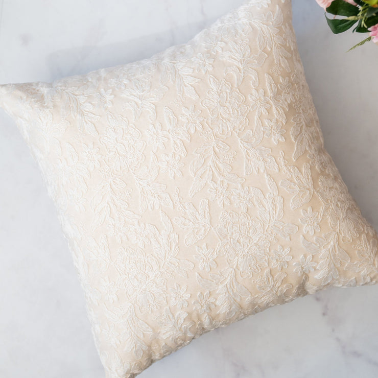 Cojin Floral Blanco - ambientihonduras