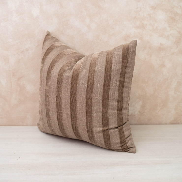 Cojín Franjas Café - ambientihonduras