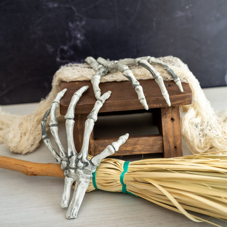 Mano de esqueleto - ambientihonduras