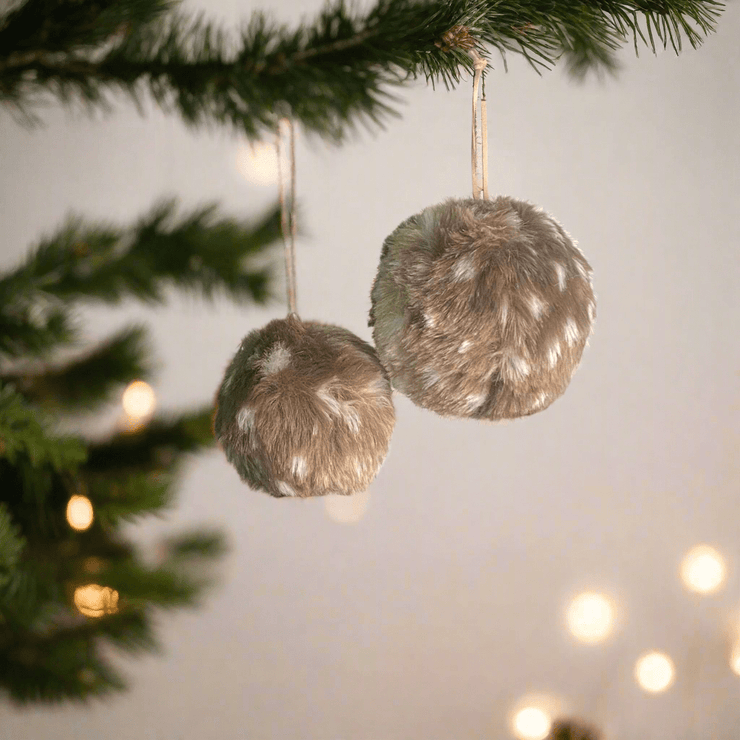 Pelota café de felpa - ambientihonduras