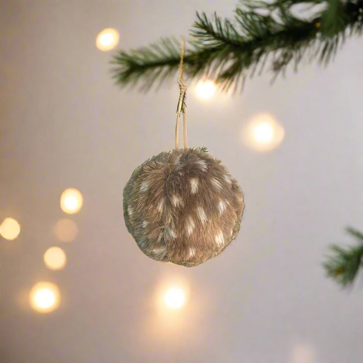 Pelota café de felpa - ambientihonduras