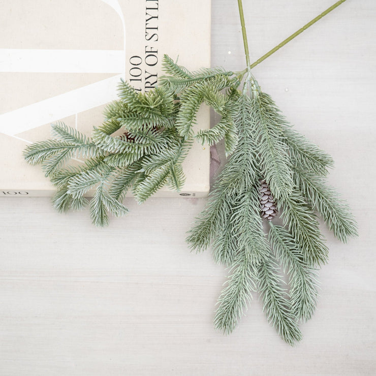 Ramas de Pino Estilo Nevada con Bellotas - ambientihonduras